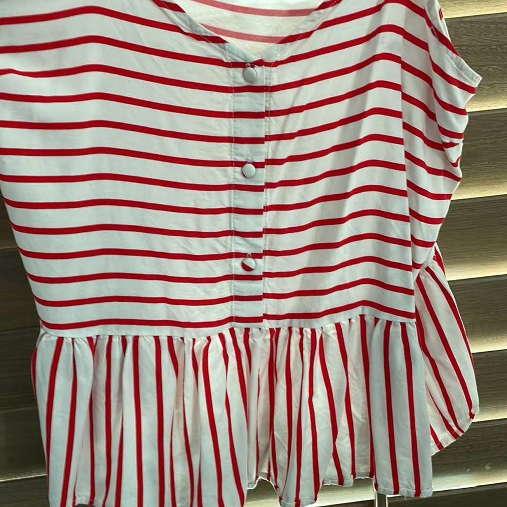 Red and white - Picture 2 of 2